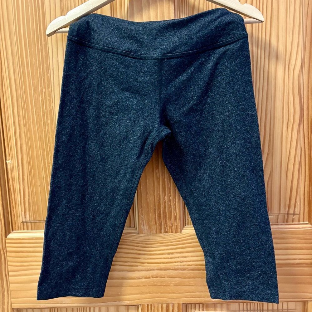 Beyond Yoga dark gray yoga workout pants leggings 17 inch inseam size medium M